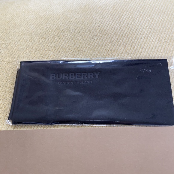 Burberry Sunglasses - Picture 11 of 12